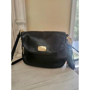 Michael Kors Bedford Medium Tassel Convertible Shoulder/Flap Type/ Bag